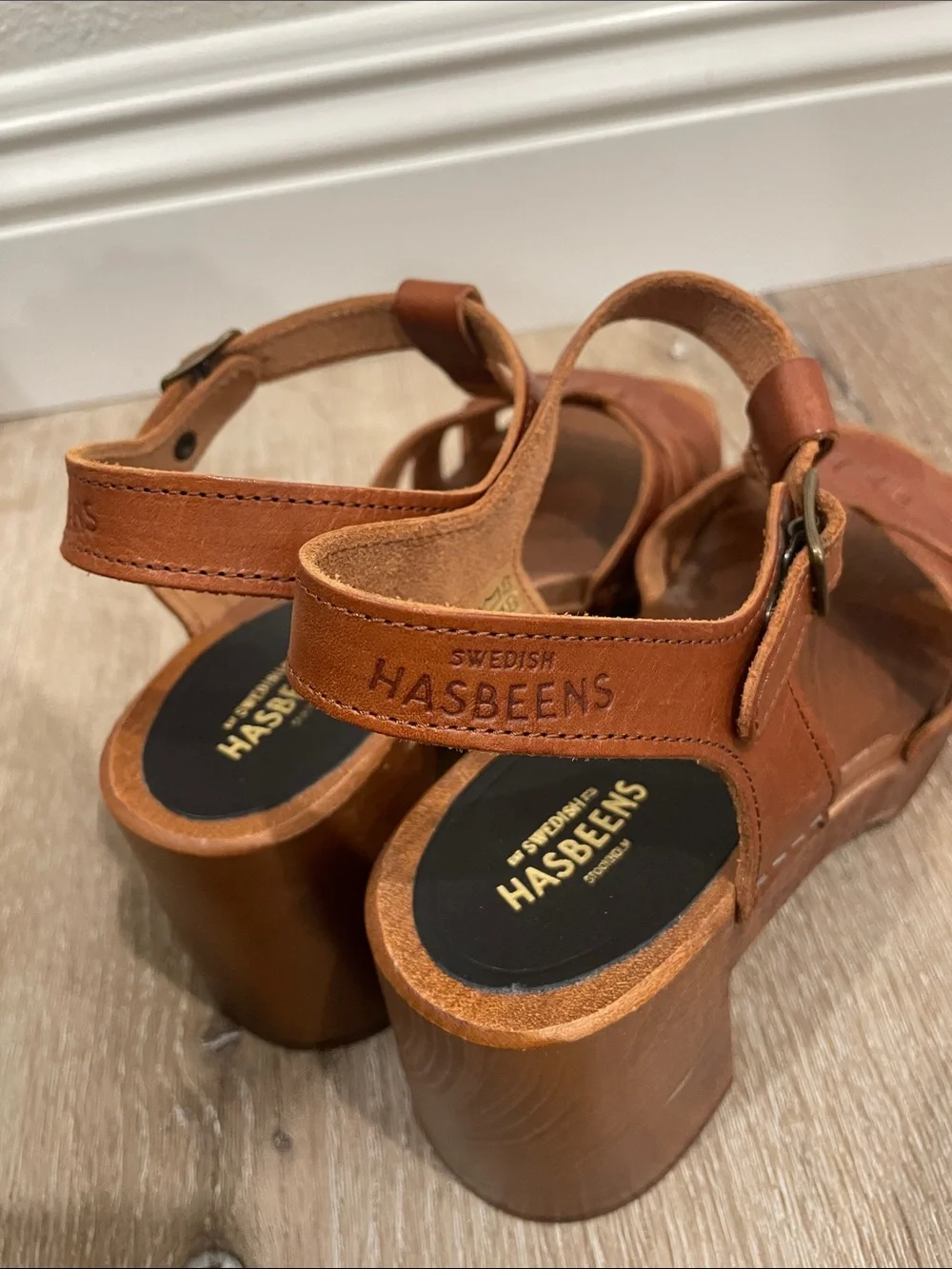 Swedish Hasbeens Cognac Leather Brown Tan T-Strap Heeled Chunky Sandals Size 39